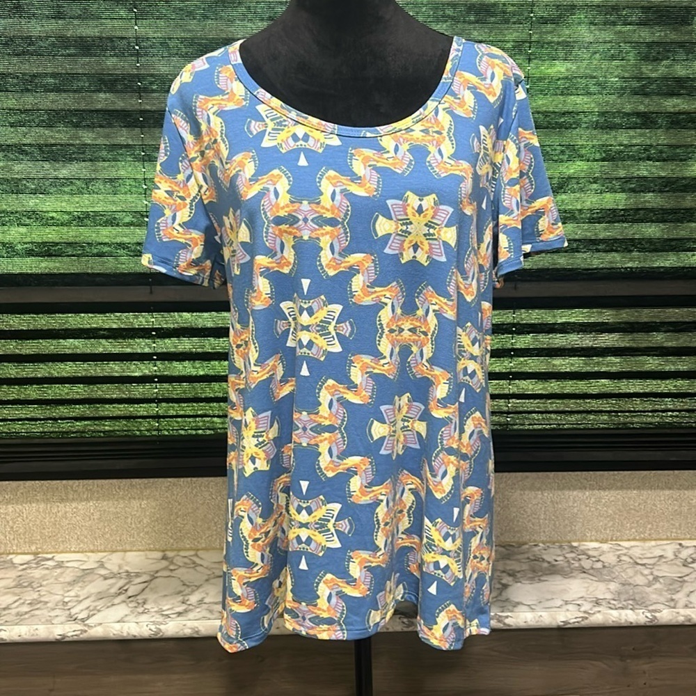LuLaRoe Women’s Blue Print Scoop Neck Short Sleeve Loose‎ Fitting Shirt Large